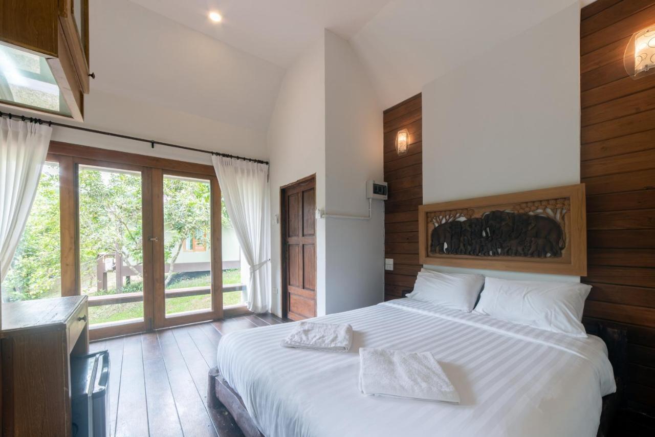 ตะวัน ริเวอร์ไซด์ Hotel แม่วาง ภายนอก รูปภาพ