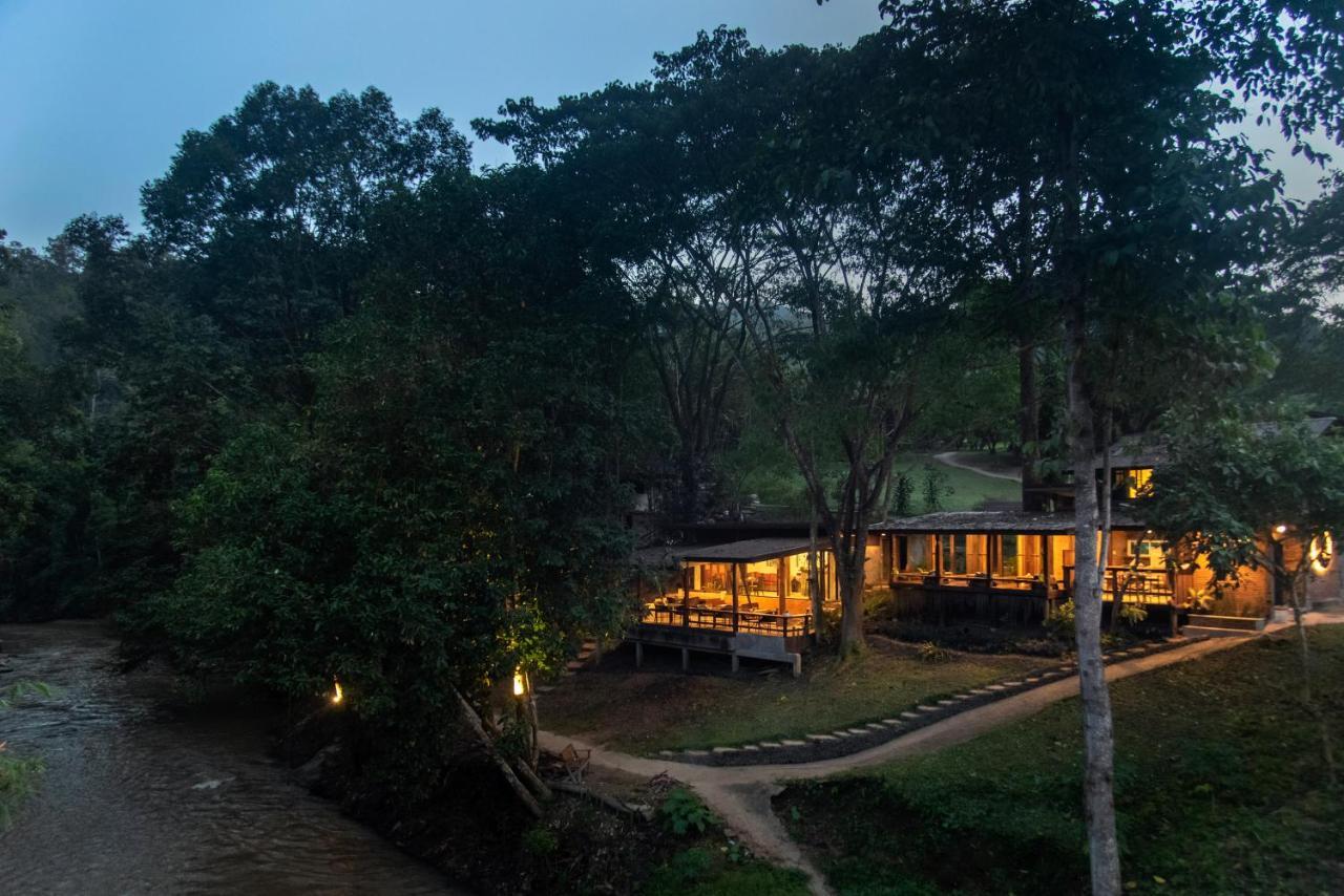 ตะวัน ริเวอร์ไซด์ Hotel แม่วาง ภายนอก รูปภาพ